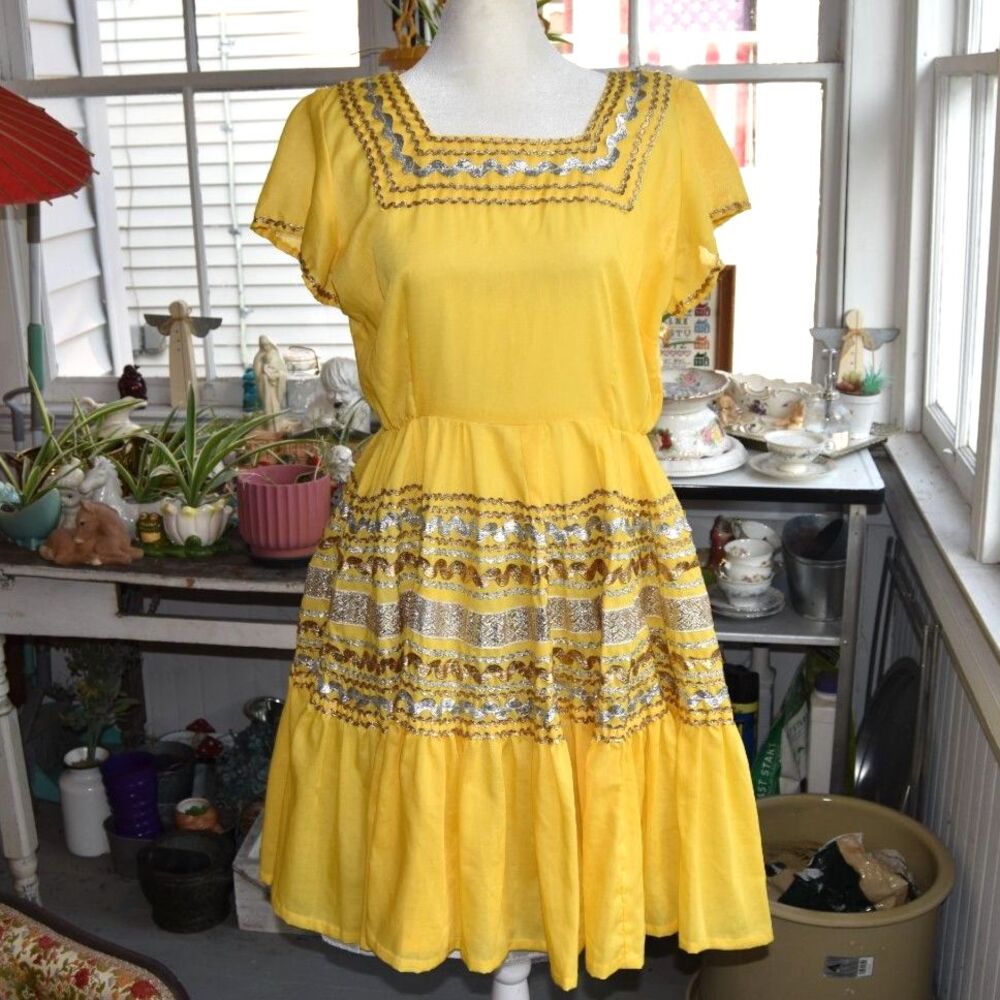 Vintage 1950s Yellow Fiesta Patio Square Dance Dress Metallic Ric Rac Large